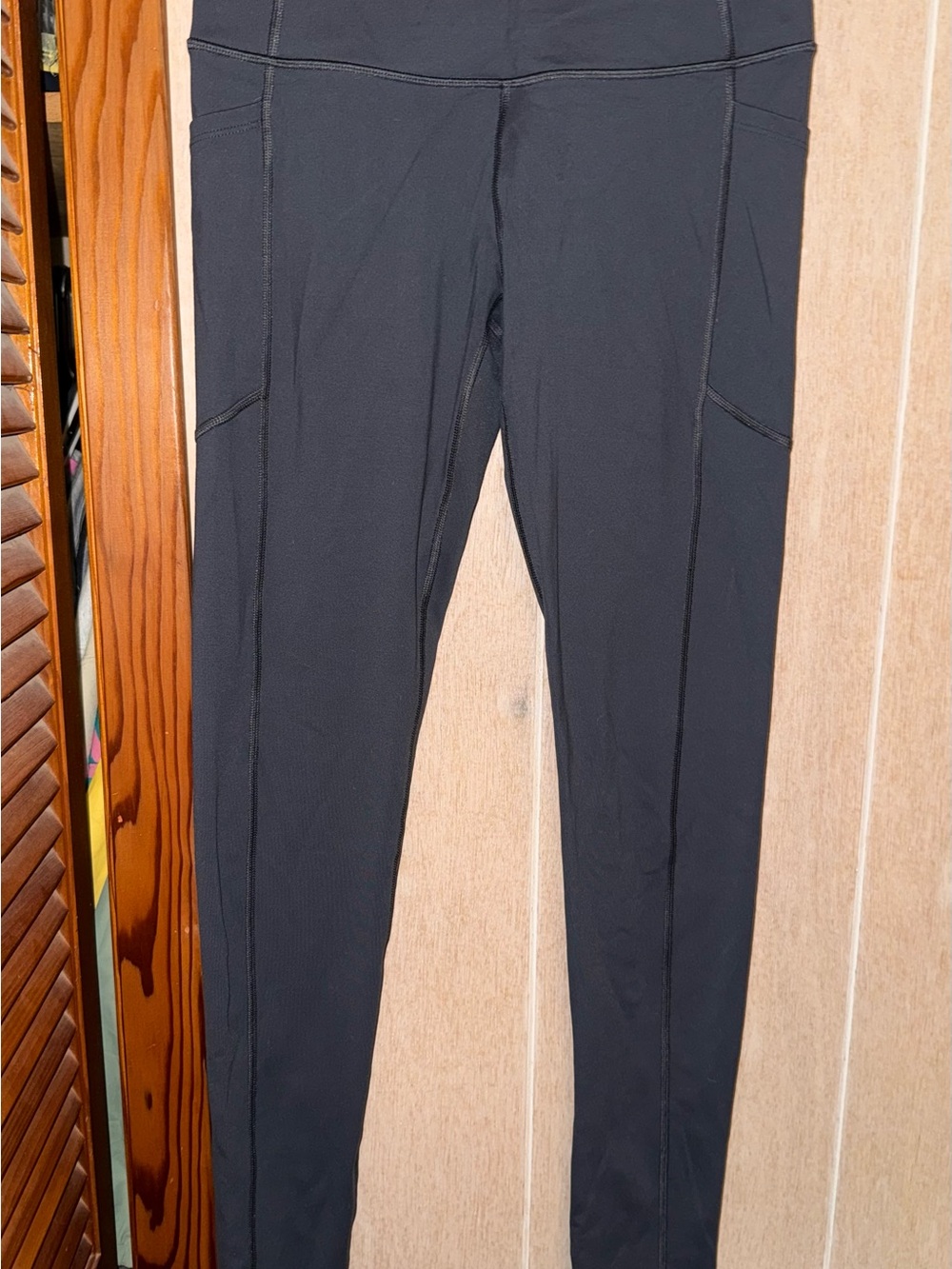 Victoria’s Secret Women’s Gray Leggings - Size S Long